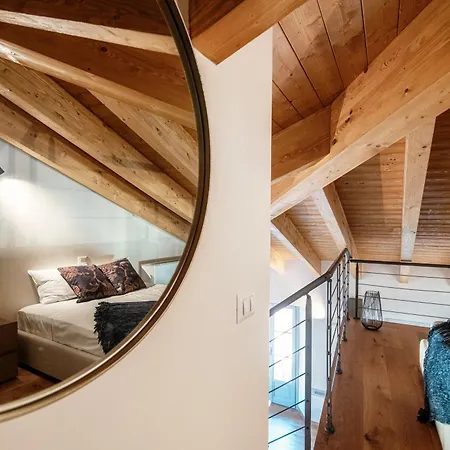 The Castle - By Myhomeincomo * Μενάτζιο