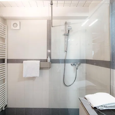 The Castle - By Myhomeincomo * メナッジョ