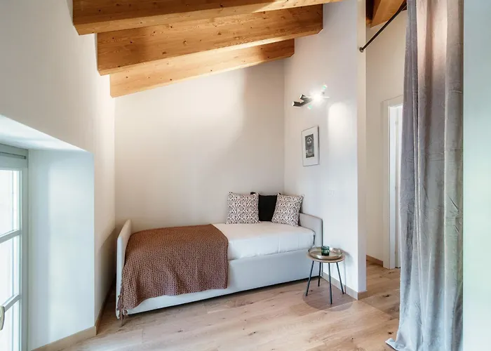 The Castle - By Myhomeincomo Апартаменты Менаджо