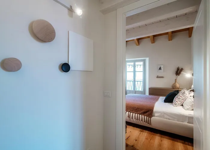 The Castle - By Myhomeincomo Менаджо