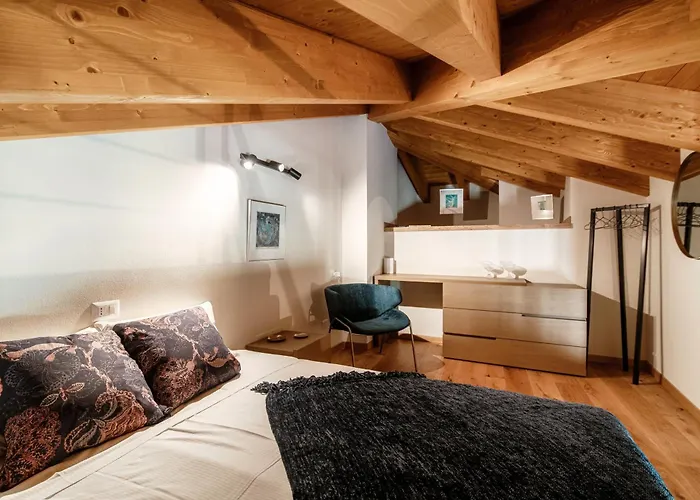 Апартаменты The Castle - By Myhomeincomo *