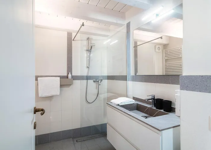 Апартаменты The Castle - By Myhomeincomo Менаджо