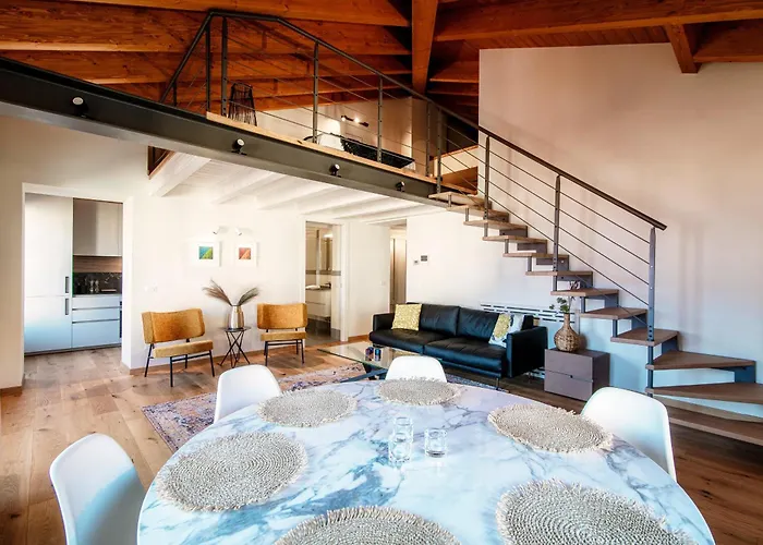 Διαμέρισμα The Castle - By Myhomeincomo *