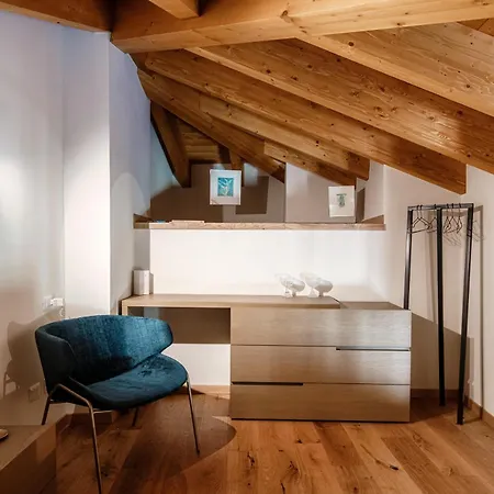 Daire The Castle - By Myhomeincomo *