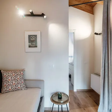 Apartment The Castle - By Myhomeincomo