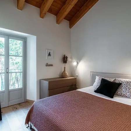 Apartment The Castle - By Myhomeincomo