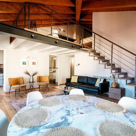 Apartment The Castle - By Myhomeincomo *